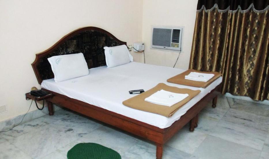 Hotel Geethanjali Residency Bhadrachalam Bagian luar foto