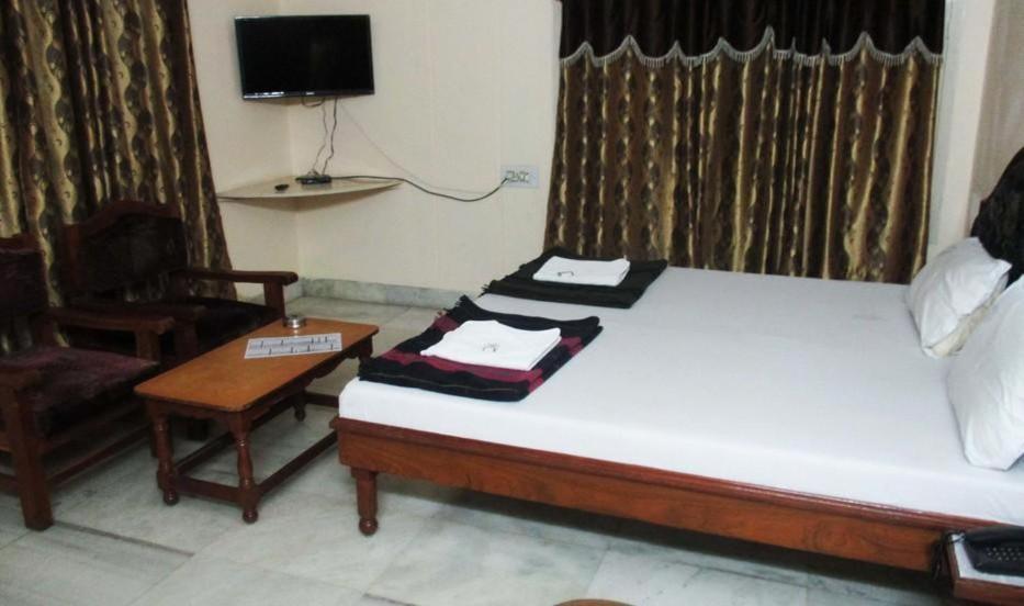 Hotel Geethanjali Residency Bhadrachalam Bagian luar foto