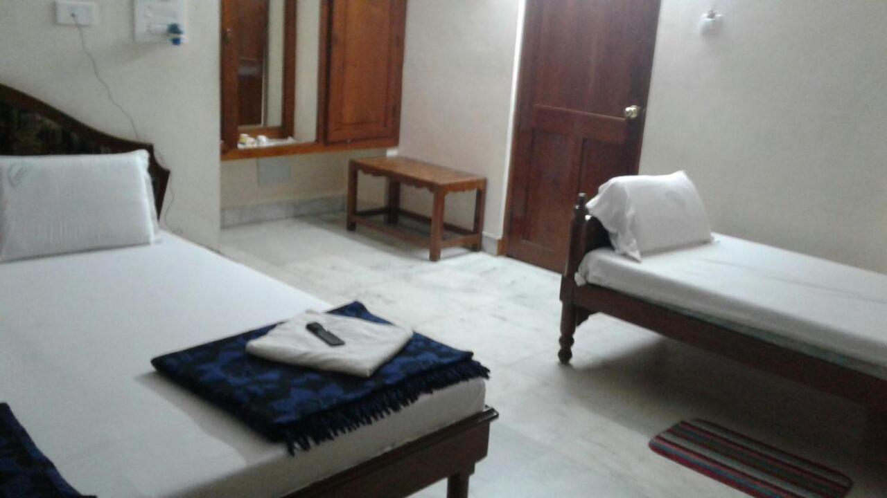 Hotel Geethanjali Residency Bhadrachalam Bagian luar foto